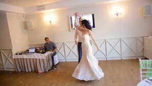 Очень красивый свадебный танец с поддержками!