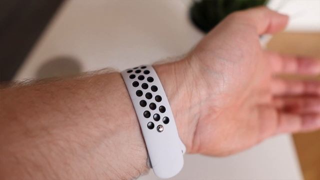 APPLE WATCH SE Nike Edition || First run and impressions || 4K смотреть онлайн