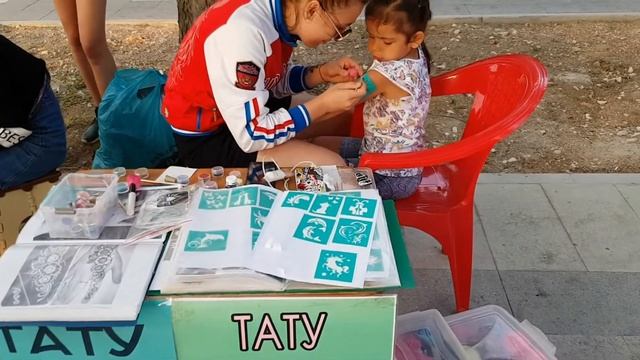 Соня сделала ПЕРВУЮ ТАТУировку \\Отдых в Крыму смотреть онлайн