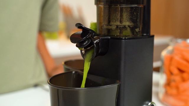 Соковыжималка GF J10