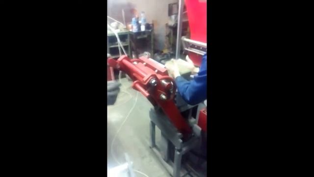 Ручной станок для производства тротуарной плитки. Гидравлический - 22 тонны смотреть онлайн