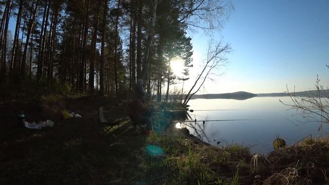 ДАВНО Я МЕЧТАЛ О ТАКОЙ РЫБАЛКЕ! ВОРОН, НОЧЕВКА, ФИДЕР! У КОСТРА, КЛЕЩИ! И ВОТ ЛЕЩИК СТАЛ НА ТОЧКУ! смотреть онлайн