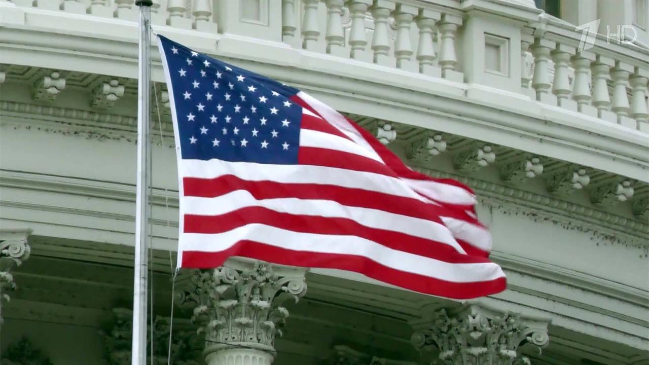 Президент США подписал законопроект о временном бюджете, в который не заложена помощь Украине