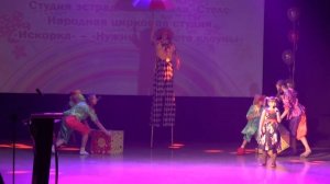 Зачем на свете клоуны! Шуточная песня!