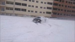 Дрифт на Ауди А6 в зимнюю погоду