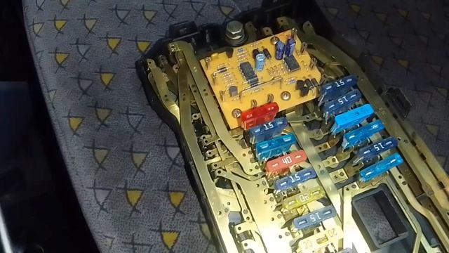 МЕРСЕДЕС ВИТО СТАРТЕР КРУТИТ ЧЕРЕЗ РАЗ, НЕ РАБОТАЕТ ЛЕВЫЙ ПОВОРОТНИК, ЦЕНТРАЛЬНЫЙ ЗАМОК смотреть онлайн