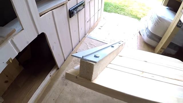 Renault Trafic Campervan Build Shelves смотреть онлайн