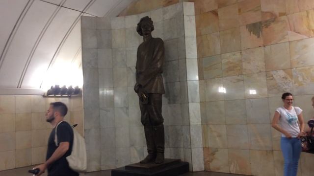 Самый высокий памятник в метро в Москве смотреть онлайн