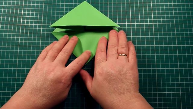 Прыгающая лягушка из прямоугольного листа (Оригами) смотреть онлайн