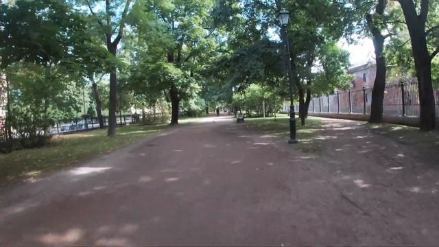 Видео экскурсия в Кронштадте на электросамокате -3 смотреть онлайн