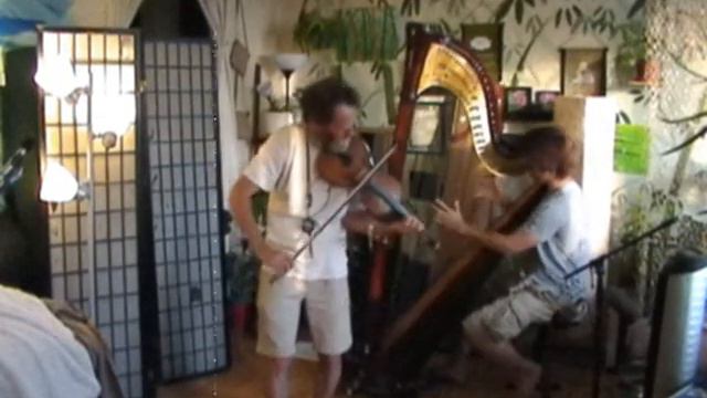 Crossing to Ireland - Liang C Lin & Ezra Azmon смотреть онлайн