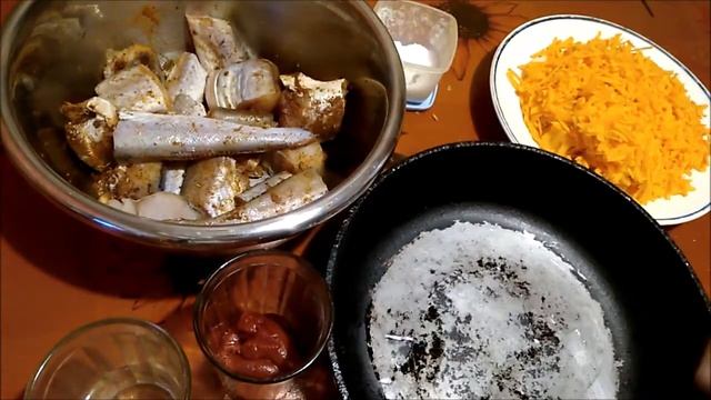 Минтай запечённый в духовке с луком и морковью
