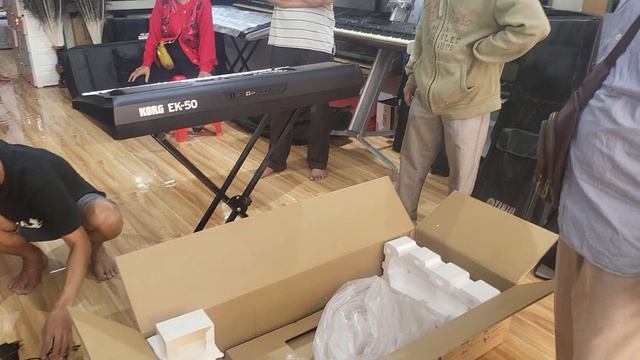 KORG EK50 смотреть онлайн