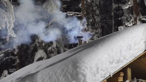 “Тайга” Мороз -35! Получил Воспаление,СРОЧНО! Утепляю избу, поймал щуку! Один в тайге,живу в избушк