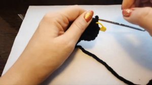 Мячик вязаный крючком из плюшевых ниток. Диаметр 22см.