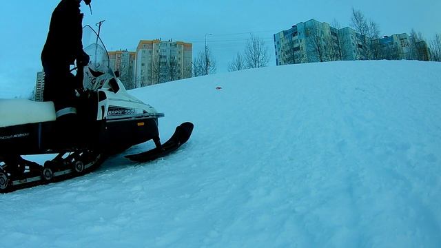 Снегоход Тайга с Лифаном  Подьем в горку смотреть онлайн