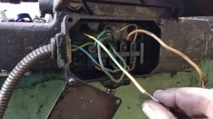 Токарный станок 1к62, отгорела кнопка "стоп". Меняю провода на новые.