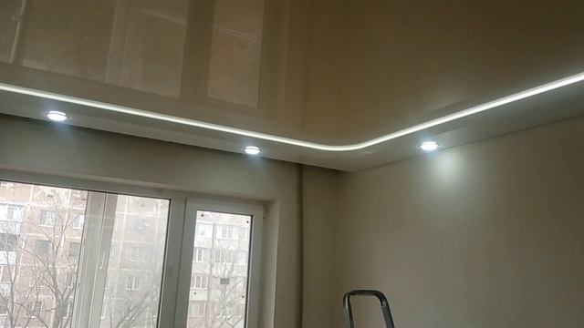 Натяжные потолки в два уровня с подсветкой между ними и наша любимая ниша карниз ПК-15 ? смотреть онлайн