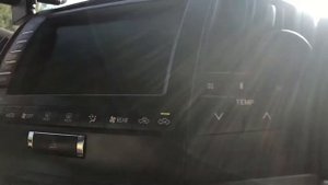 Замена салонного фильтра в Toyota Land Cruiser 200