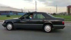 Mercedes w124 e320 1993 год