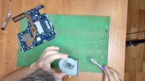 Как самому почистить Lenovo G50-70. Разборка и чистка системы охлаждения