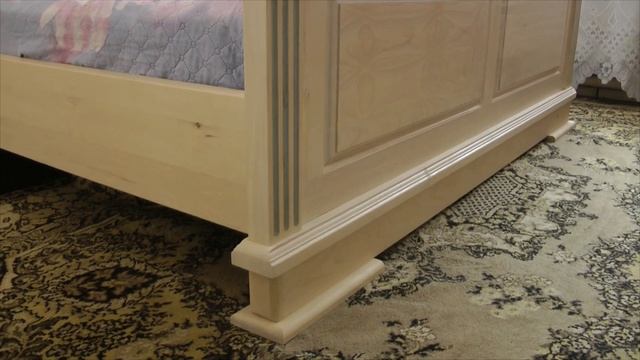 Двуспальная кровать из массива березы
