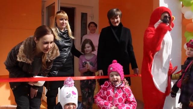 Аниматоры открывают детский центр.