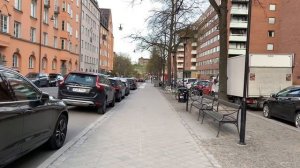 Stockholm Walks: Vasastan in May. Vanadisvägen and Vanadisplan. Ordinary city life in popular area.