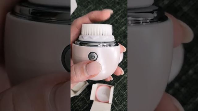 Liberex очищающая щетка для лица с тремя насадками смотреть онлайн