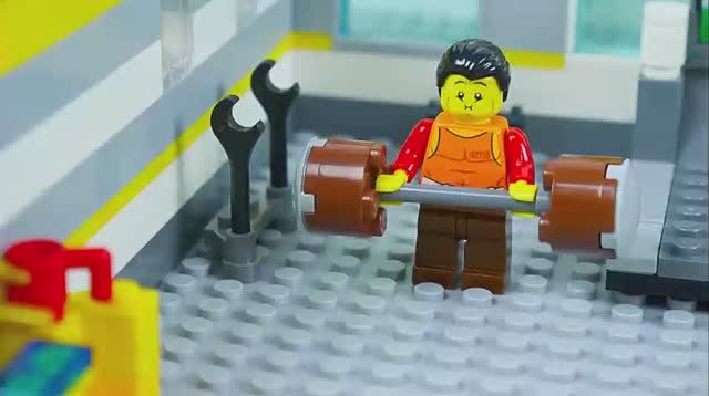 Lego - Dismantling in the gym.mp4