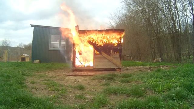 сжигаем старую будку смотреть онлайн