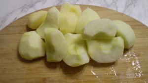 Яблочное пюре с медом и корицей