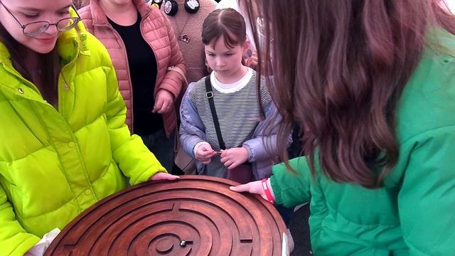 Деревянные игры и головоломки на городском фестивале в Екатеринбурге