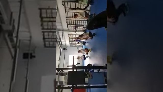 ?Поздравляем? мужчин!
. Они не пьют и не курят, они всегда подтянуты??, спорт для них не по тел смотреть онлайн