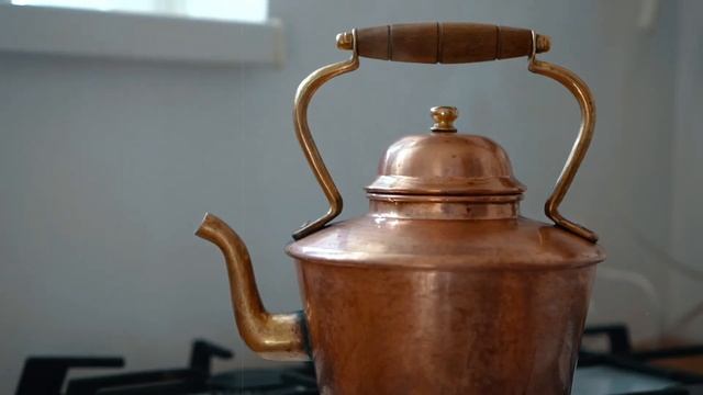 Как почистить медный чайник