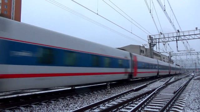 Электровоз ЭП20-008 со скоростным поездом "Стриж" №701 "Нижний Новгород - Москва Курская" смотреть онлайн