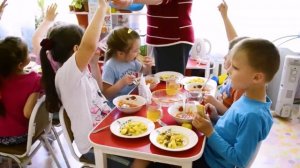 обед и сон в группе