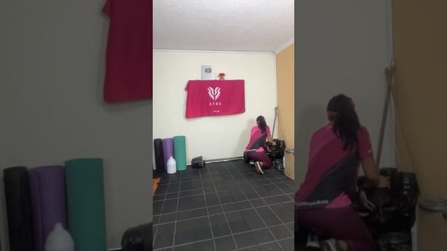 Fortalece tus bíceps y tríceps ? con esta rutina desde casa ? / Casa Zeta смотреть онлайн