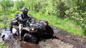 Yamaha Grizzly 700 из грязи лебедкой