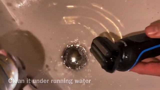 How to clean your Braun Series 5 wet und dry Electric Shaver under running water (wet cleaning) DIY смотреть онлайн
