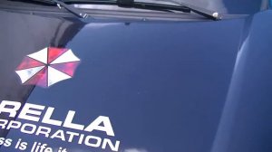 Наклейка из винила под лаком. Год спустя.