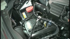 1.22 Отключение минусовой клеммы от аккумулятора