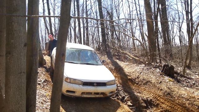 1998 Subaru Legacy doing some wheelin' смотреть онлайн