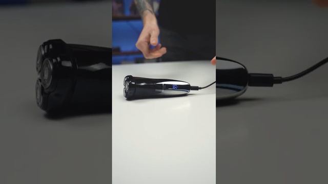 ТВОЙ ЛИЧНЫЙ БАРБЕР ? | Электробритва Evolution Blackstone 3 смотреть онлайн