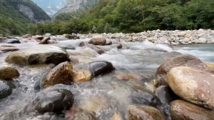 Горная река Бзып в Абхазии. Звуки бегущей среди камней воды