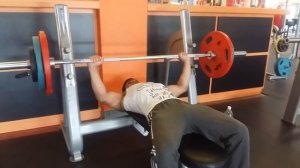 Жим лежа 100 кг на 10 раз