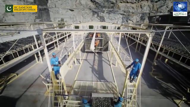 Уборка в Заповедной мечети Аль Масджид Аль Харам в Мекке смотреть онлайн