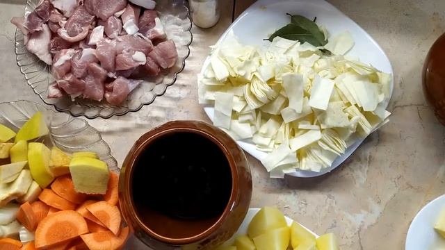 ВКУСНЕЙШАЯ CВИНИНА С ОВОЩАМИ В ГОРШОЧКЕ!