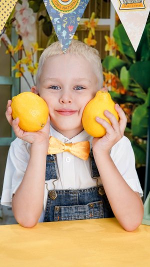 Фотозона «Лимонад» установка, описание, костюмы.