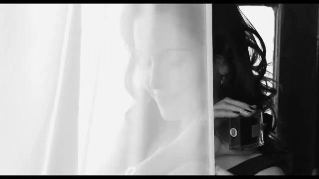 Little Black Dress Эйвон смотреть онлайн